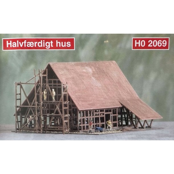 Hus under bygning
